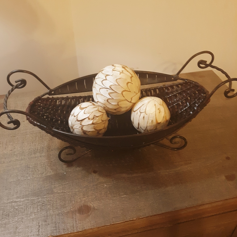 Home Decor - Picture 2 of 3